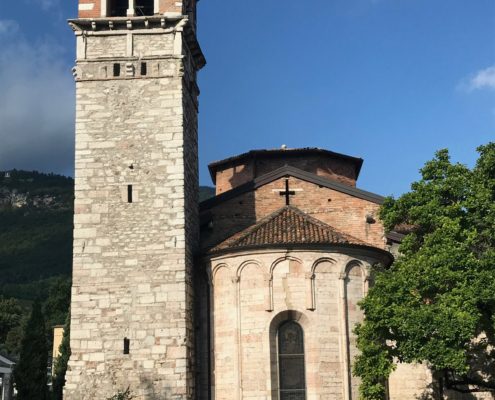Die Chiesa di San Lorenzo in Trentin steht unweit des Bahnhofs