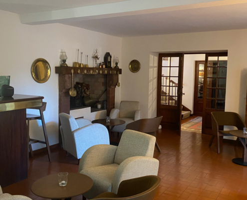 Bar-Kaminzimmer-Vila-Vicencia-Funchal-Madeira Der Bar in der Vila Vicencia ist ein schönes Kaminzimmer angeschlossen