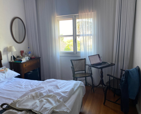 Standard-Doppelzimmer ohne Balkon Für zwei Nächte sind wir im "Standard-Doppelzimmer ohne Balkon" untergekommen. Recht gemütlich - aber halt auch klein.