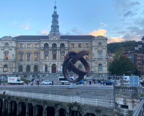 Dass wir den Nervión schon auf Höhe Rathaus überquert haben, sollte uns später viele Treppen ersparen.