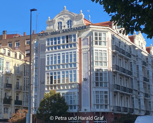 Unser Hotel in Santander. Mit ABBA werden wir es auch bald wieder zu tun haben :-)