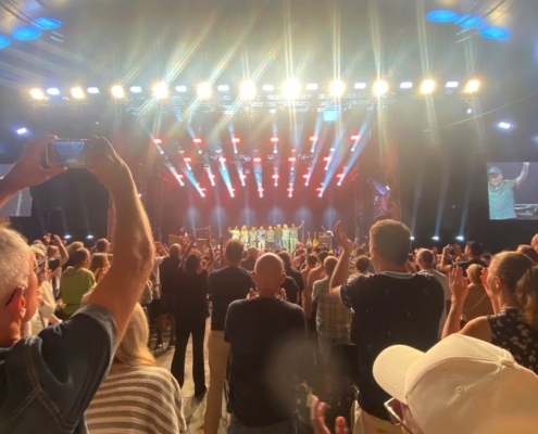 4000 Menschen feiern Wolfgang Ambros und seine Band Wolfgang Ambros in der Tollwood-Musikarana 2026