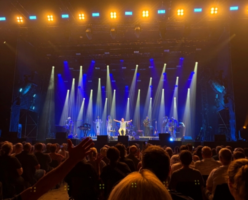 4000 Menschen feiern Wolfgang Ambros und seine Band Wolfgang Ambros in der Tollwood-Musikarana 2026v