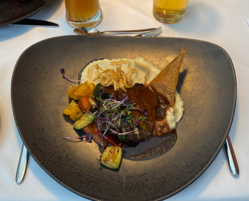 Haralds Abendessen in Hartls Parkhotel am ersten Abend: Geschmorte Rinderbacken Haralds Abendessen in Hartls Parkhotel am ersten Abend: Geschmorte Rinderbacken