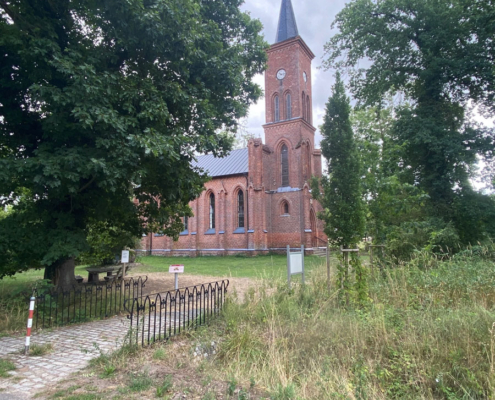 Bevor es für uns in den Müritz-Nationalpark ging, machten wir noch einen kurzen Abstecher zur kleinen Kirche in Boek.
